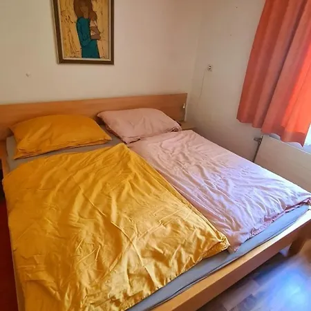 Apartment Arche- Selbstversorgerhaus